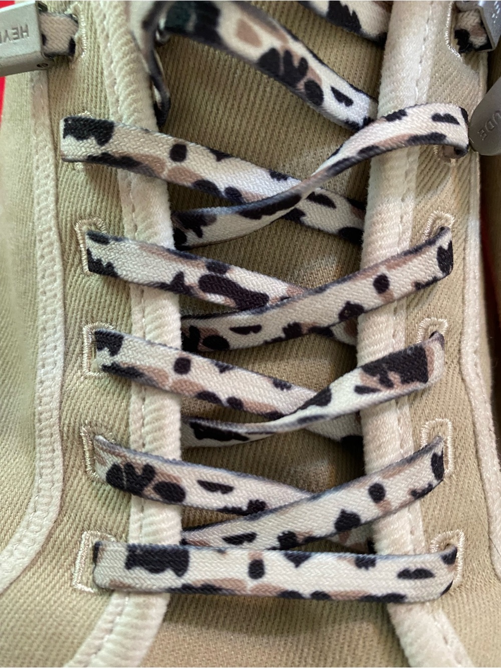 Hey Dude Women’s Karina joy Canvas Sneakers sand beige leopard Laces size 7 EUC - Picture 8 of 10